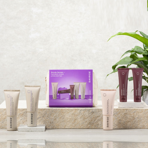 Davroe Travel Pack Blonde Senses Distributor Восстанавливающий набор с косметичкой для окрашенных светлых волос с тонирующим эффектом