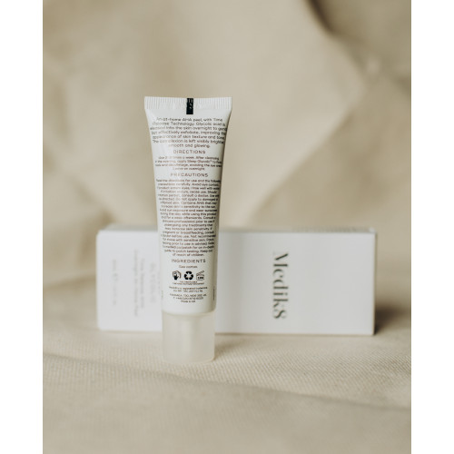 Medik8 Sleep Glycolic 30ml Нічна сироватка з АНА для пілінгу в домашніх умовах