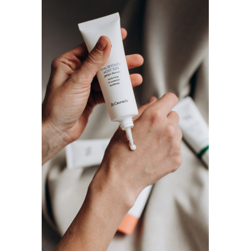 Dr.Ceuracle Hyal Reyouth Moist Sun SPF 50 / PA++++ 50ml Зволожуючий сонцезахисний крем