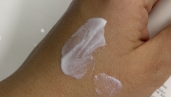 Skin 1004 Madagascar Centella Hyalu-Cica Water-Fit Sun Serum 100ml Сонцезахисна сироватка &mdash; Фото 14