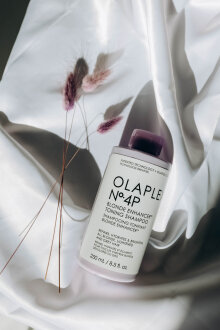 Olaplex No.4P Blonde Enhancer Toning Shampoo 250ml Тонирующий шампунь "Сияние блонда"