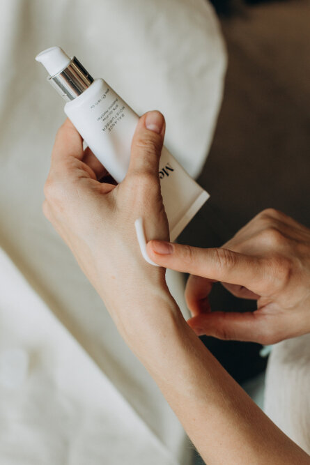Medik8 Balance Moisturiser with Glycolic Acid Activator 50+10 ml Зволожуючий крем із пробіотиками, АНА і матуючою дією — Фото 4