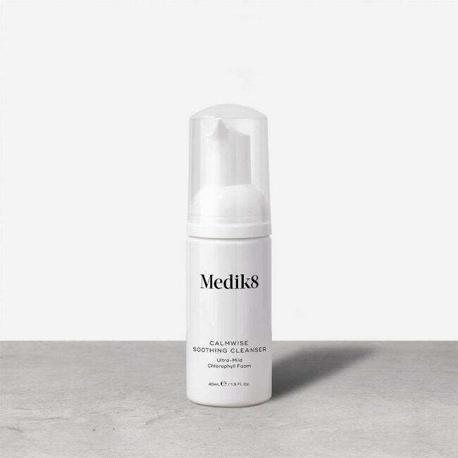 Medik8 Teavel Size Calmwise Soothing Cleanser 40ml Очищуюча пінка для чутливої шкіри — Фото 1