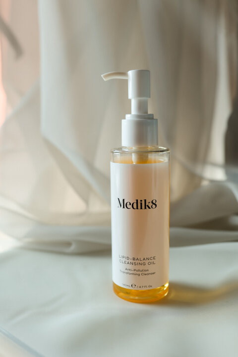Medik8 Lipid-Balance Cleancsing Oil 140ml Очищающее масло для лица — Фото 1